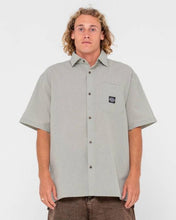 Load image into Gallery viewer, R2K DROP HEM SHORT SLEEVE SHIRT - OYSTER GREY
